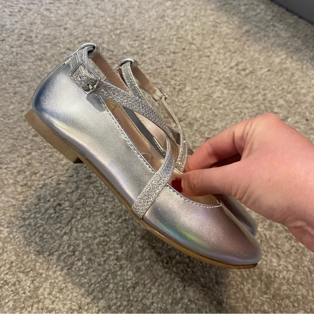Children’s Place Silver Flats Dress Shoes Sz 12 Kids Girls